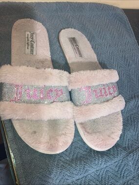 Juicy Couture Blush Pink Faux-Fur Crystal Logo Slide Slippers